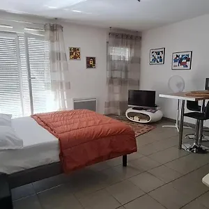  Appartement Beau Studio Tout Confort Au Calme Avec Parking .